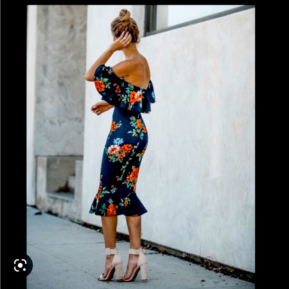 Mi Amor Floral Ruffle Midi Dress -Navy